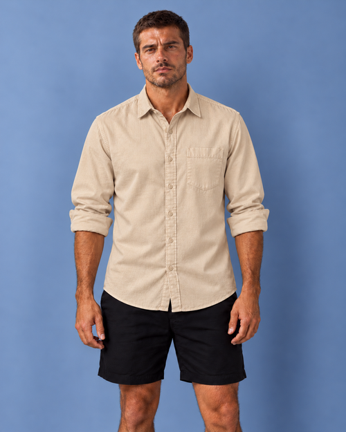 Camisa de linho masculina manga longa Antibes cor areia, vista de frente